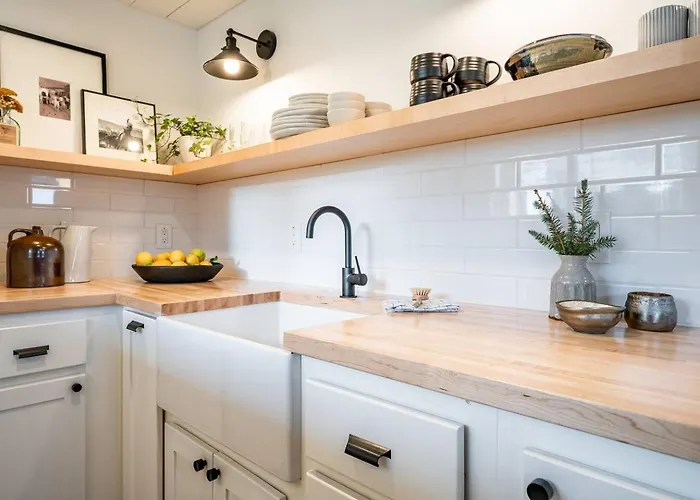 Adorable Tiny House Near Grand Canyon, Fire Pit And Walk To Town Apartment